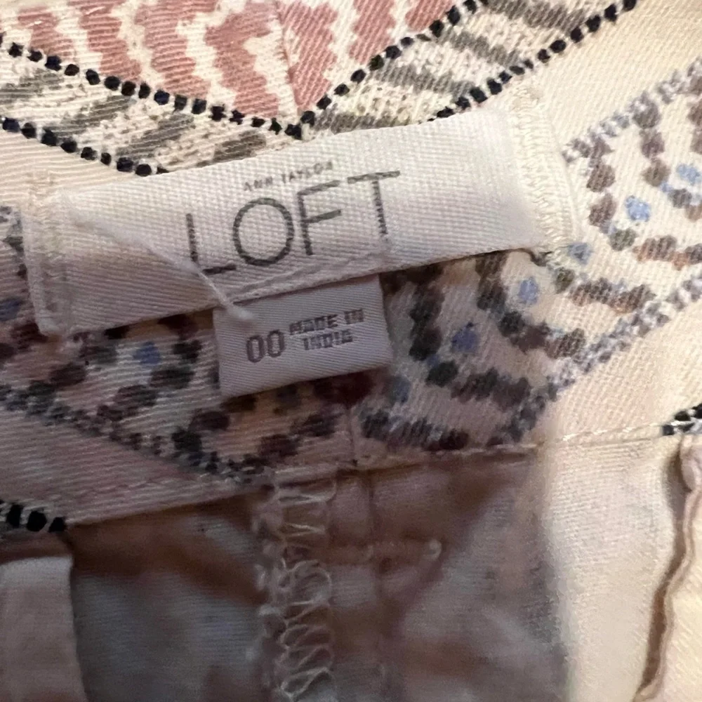Women's Multicolor Patterned Shorts - Picture 4 of 5
